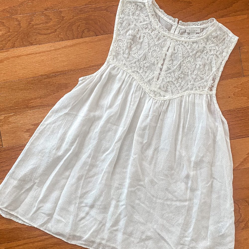 Hinge - size XS white linen tank
